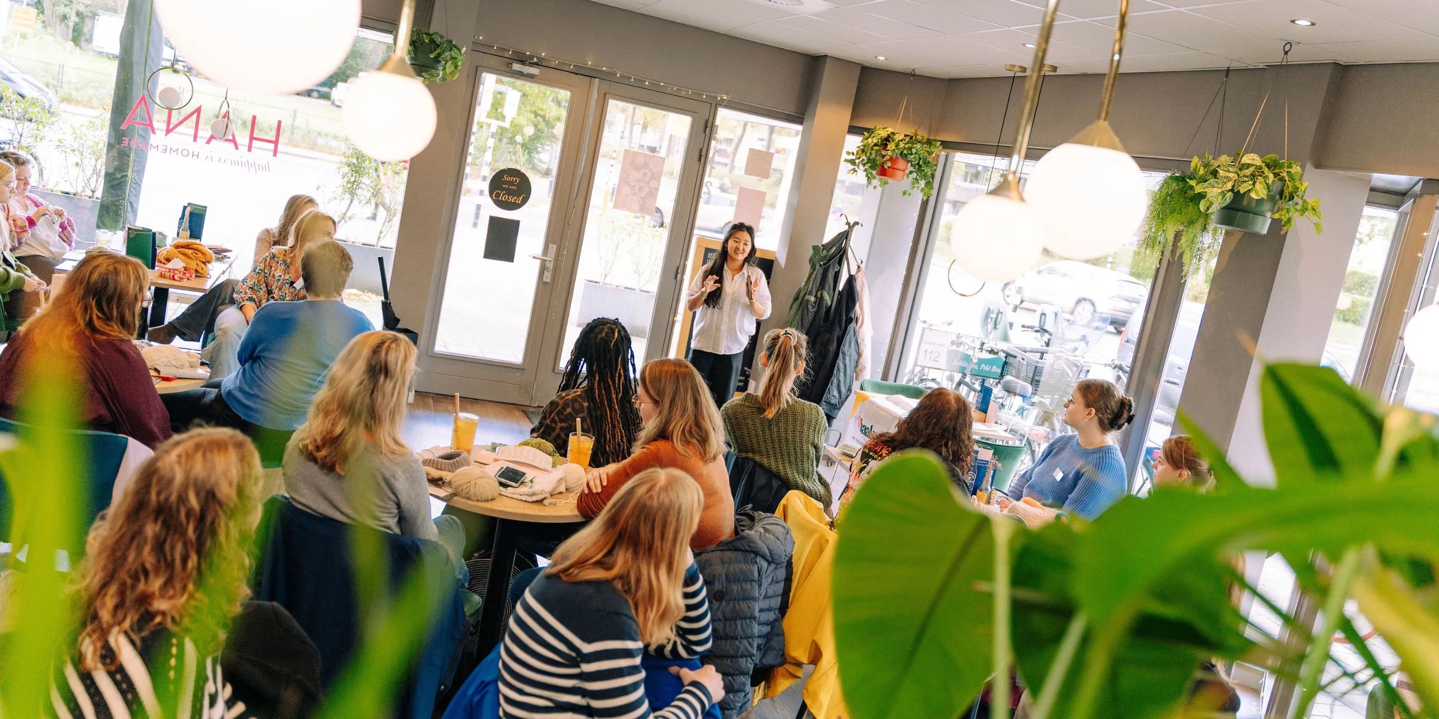 haak bijeenkomst jongeren cafe